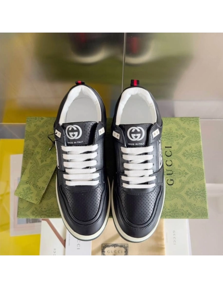 FashionStatement,GUCCI,IconicStyle,ItalianCraftsmanship,LuxuryFootwear,SNEAKER