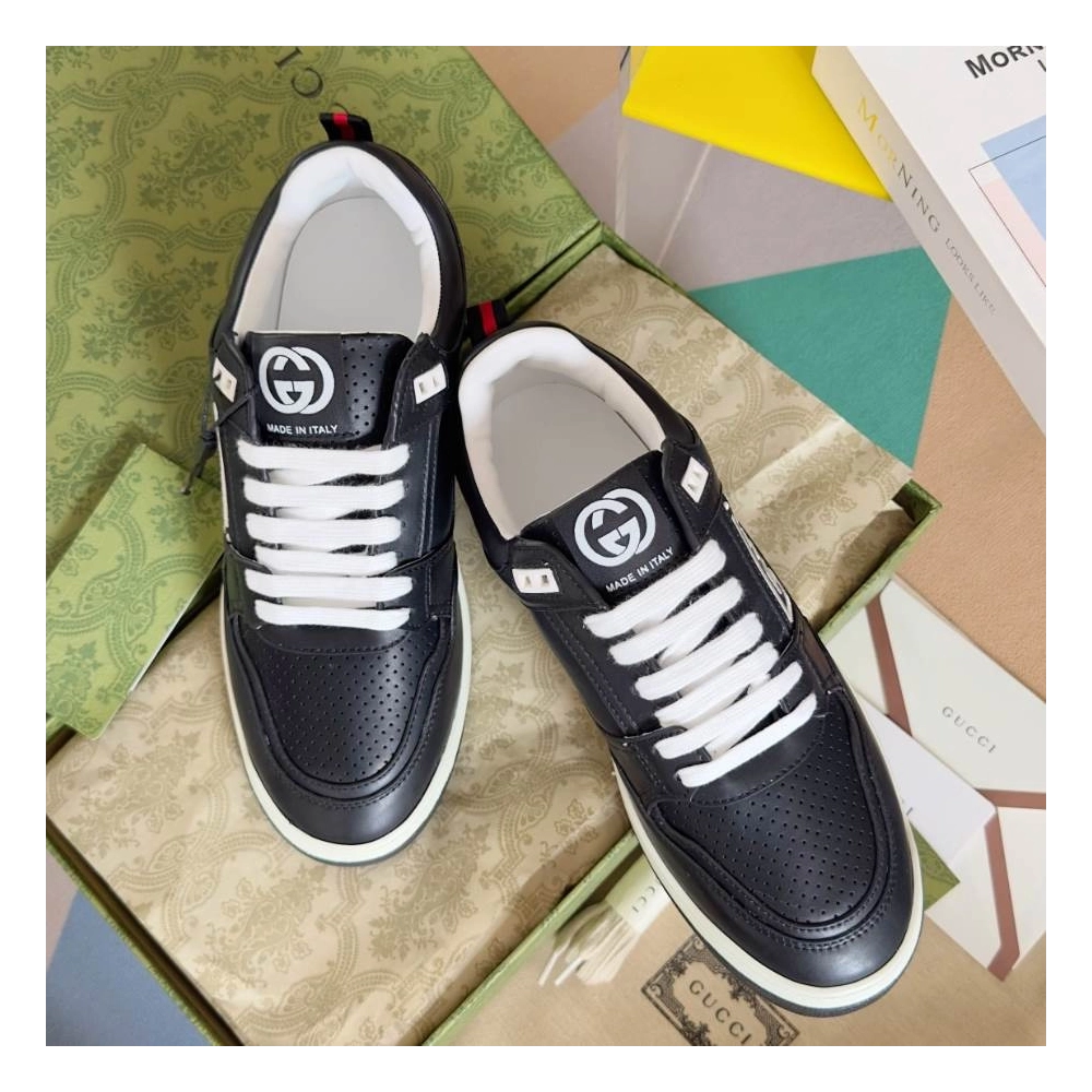 FashionStatement,GUCCI,IconicStyle,ItalianCraftsmanship,LuxuryFootwear,SNEAKER