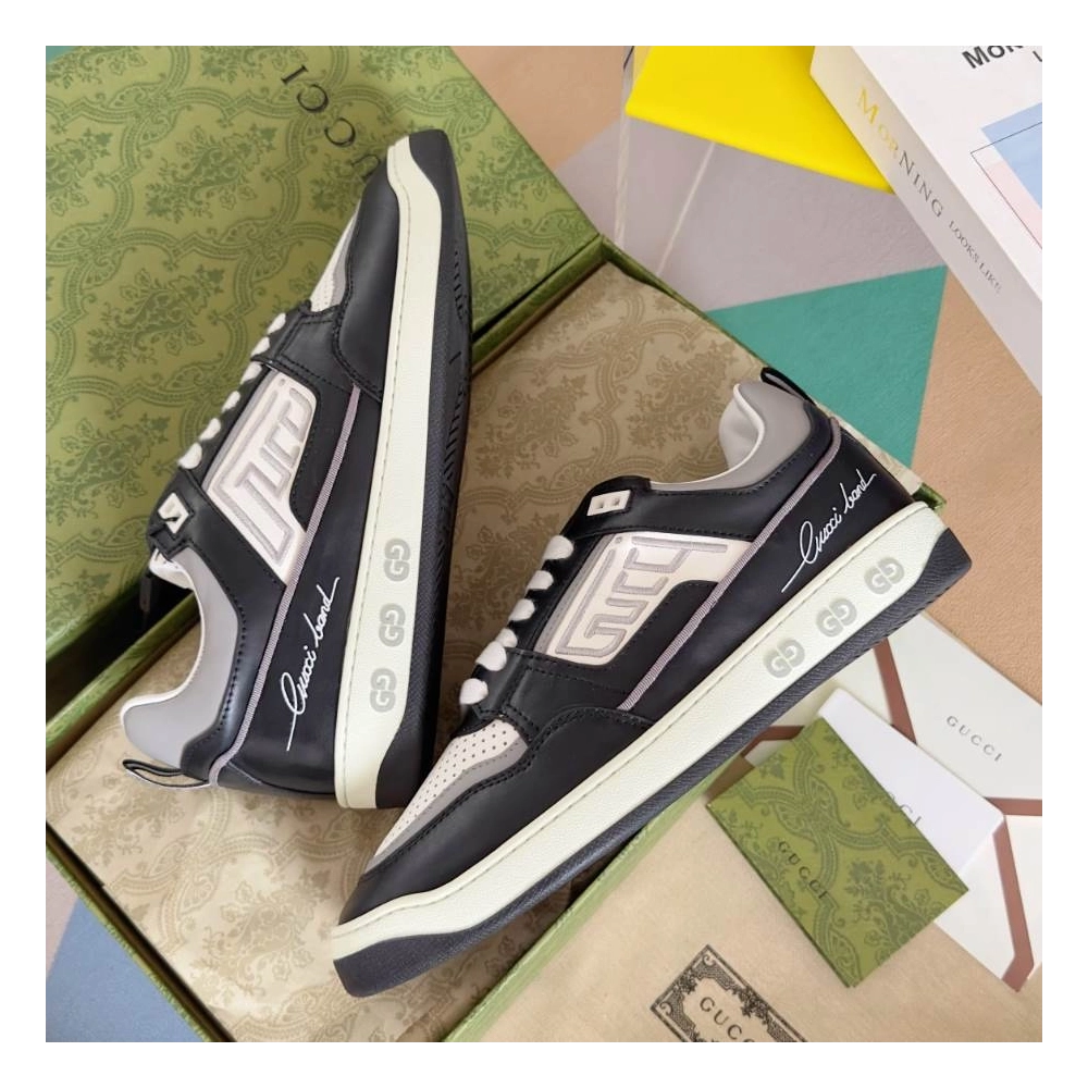 FashionStatement,GUCCI,IconicStyle,ItalianCraftsmanship,LuxuryFootwear,SNEAKER