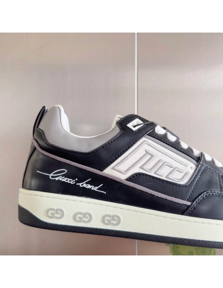 FashionStatement,GUCCI,IconicStyle,ItalianCraftsmanship,LuxuryFootwear,SNEAKER