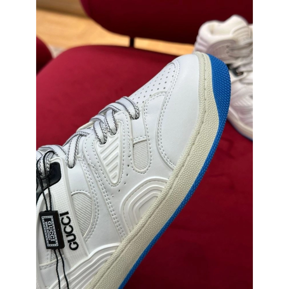 FashionStatement,GUCCI,IconicStyle,ItalianCraftsmanship,LuxuryFootwear,SNEAKER