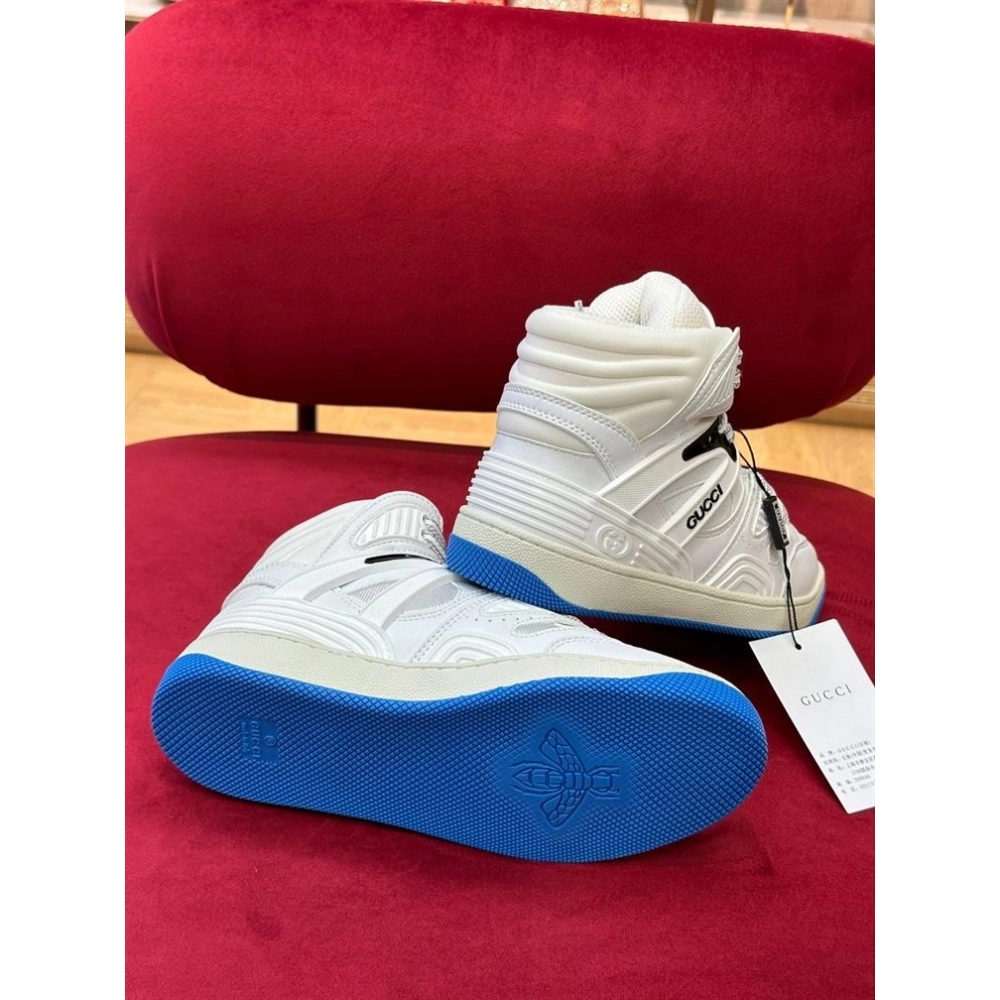 FashionStatement,GUCCI,IconicStyle,ItalianCraftsmanship,LuxuryFootwear,SNEAKER