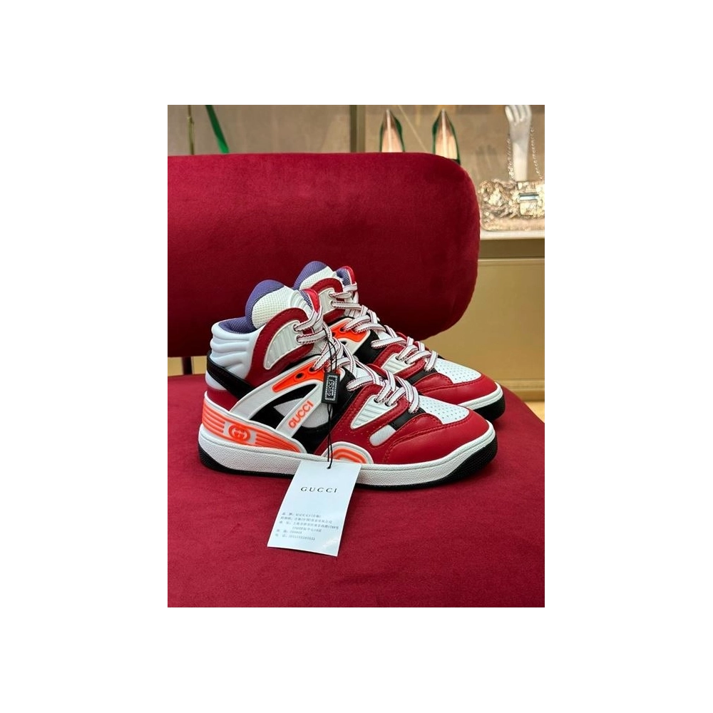 FashionStatement,GUCCI,IconicStyle,ItalianCraftsmanship,LuxuryFootwear,SNEAKER