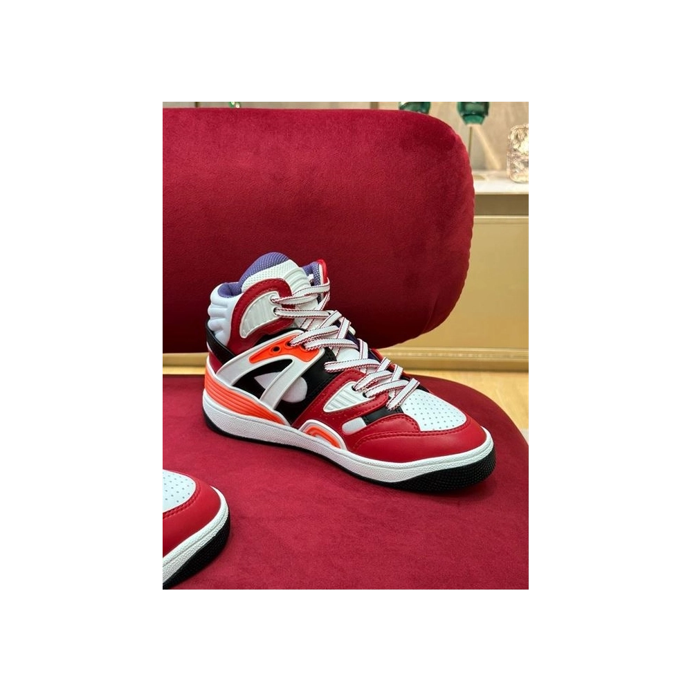 FashionStatement,GUCCI,IconicStyle,ItalianCraftsmanship,LuxuryFootwear,SNEAKER