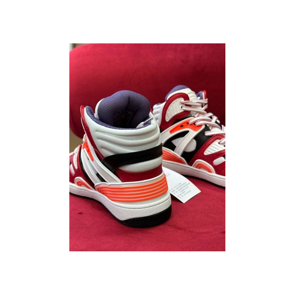 FashionStatement,GUCCI,IconicStyle,ItalianCraftsmanship,LuxuryFootwear,SNEAKER