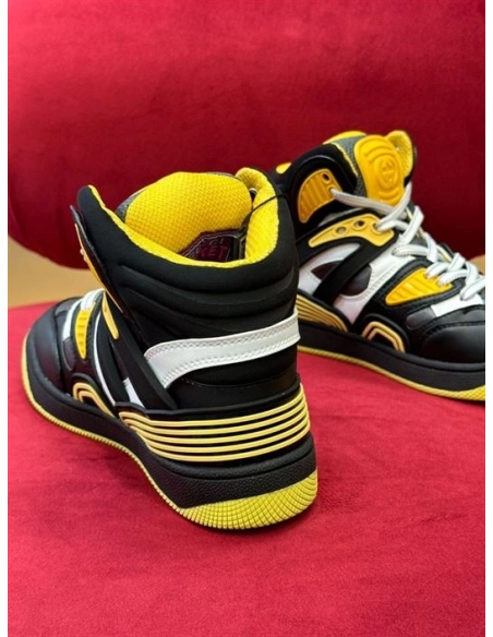 FashionStatement,GUCCI,IconicStyle,ItalianCraftsmanship,LuxuryFootwear,SNEAKER