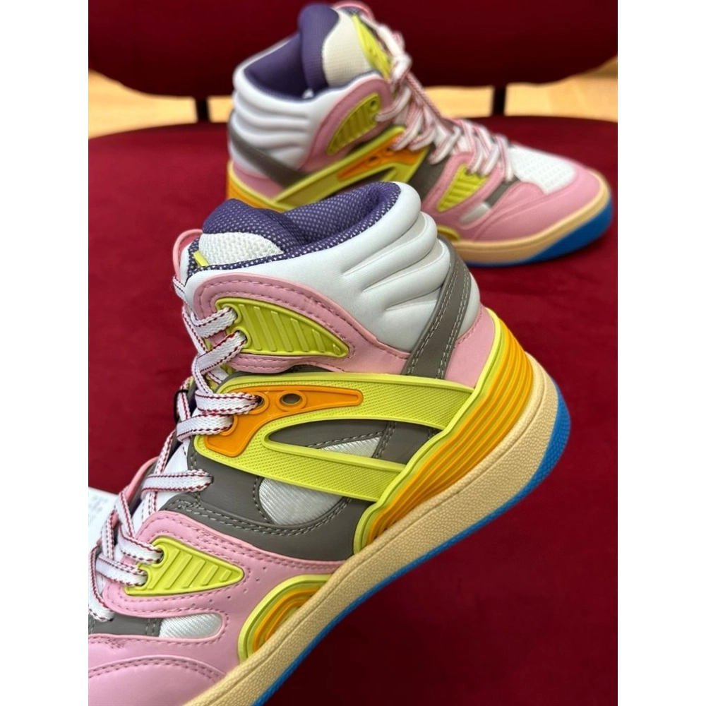 FashionStatement,GUCCI,IconicStyle,ItalianCraftsmanship,LuxuryFootwear,SNEAKER