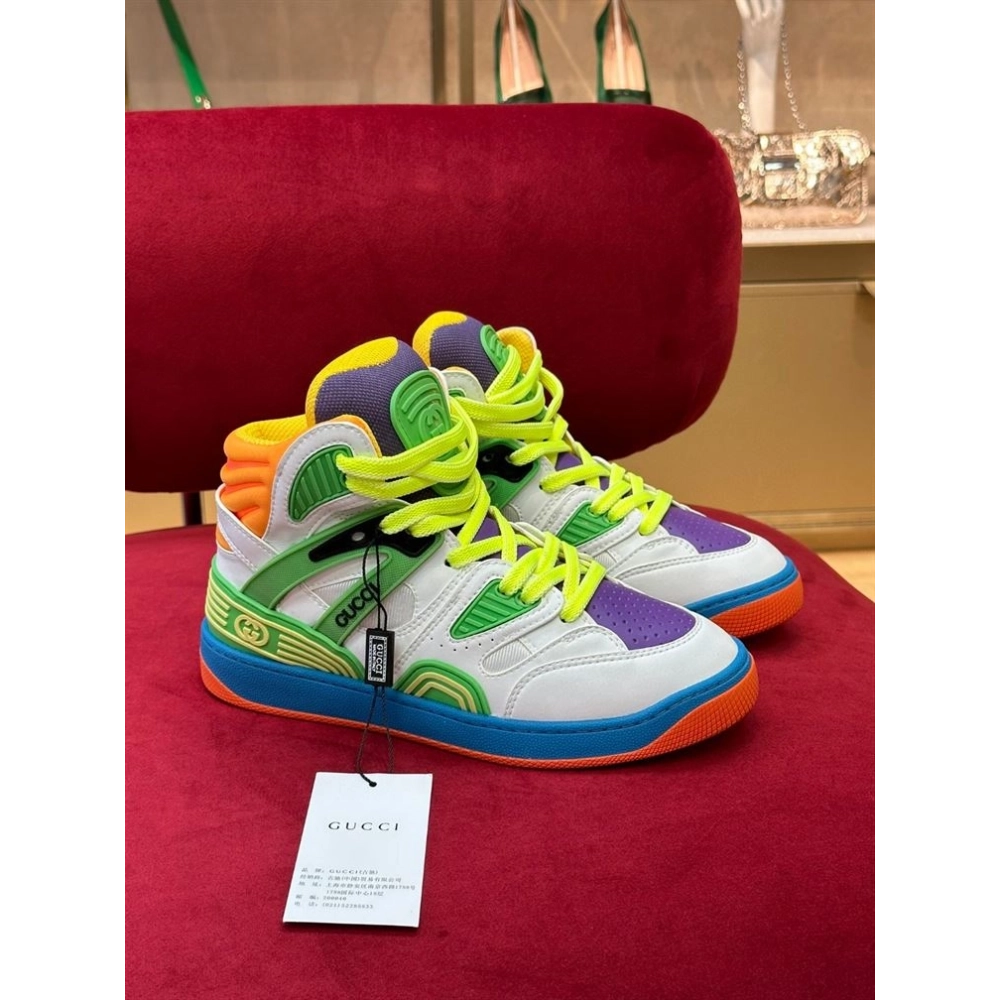 FashionStatement,GUCCI,IconicStyle,ItalianCraftsmanship,LuxuryFootwear,SNEAKER