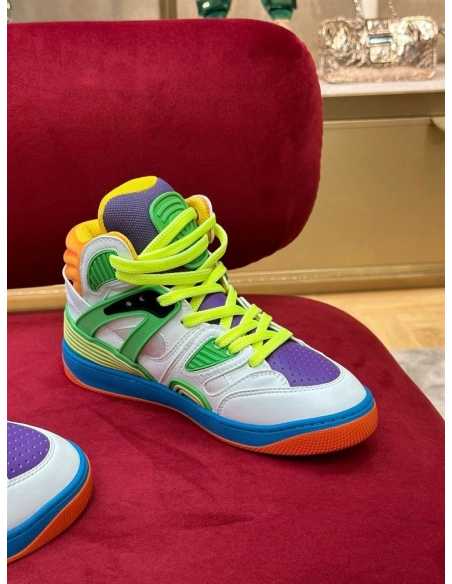 FashionStatement,GUCCI,IconicStyle,ItalianCraftsmanship,LuxuryFootwear,SNEAKER