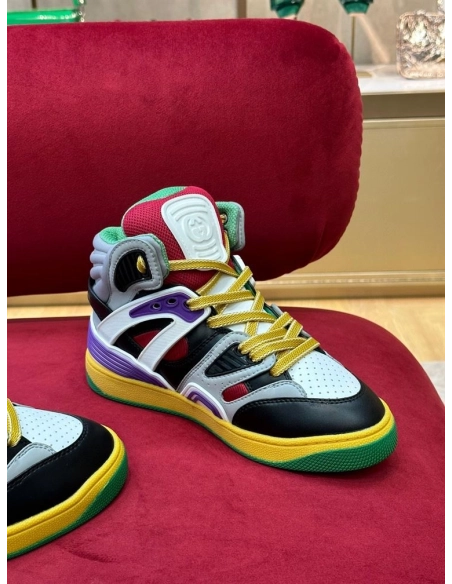 FashionStatement,GUCCI,IconicStyle,ItalianCraftsmanship,LuxuryFootwear,SNEAKER