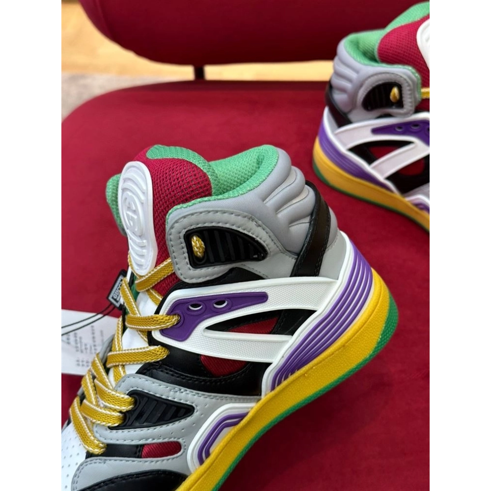 FashionStatement,GUCCI,IconicStyle,ItalianCraftsmanship,LuxuryFootwear,SNEAKER