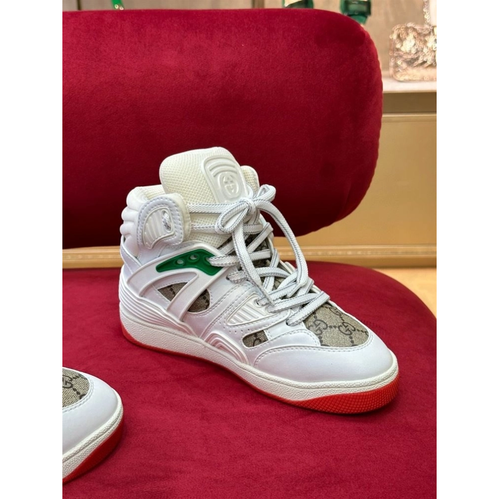 FashionStatement,GUCCI,IconicStyle,ItalianCraftsmanship,LuxuryFootwear,SNEAKER