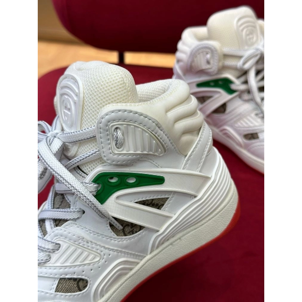 FashionStatement,GUCCI,IconicStyle,ItalianCraftsmanship,LuxuryFootwear,SNEAKER