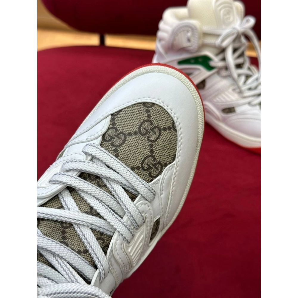 FashionStatement,GUCCI,IconicStyle,ItalianCraftsmanship,LuxuryFootwear,SNEAKER