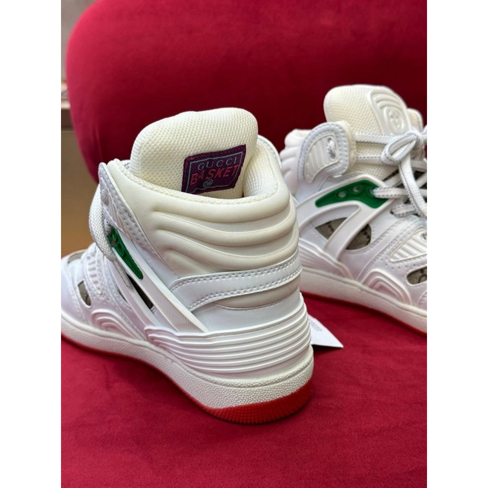 FashionStatement,GUCCI,IconicStyle,ItalianCraftsmanship,LuxuryFootwear,SNEAKER