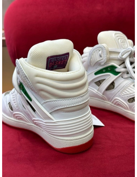 FashionStatement,GUCCI,IconicStyle,ItalianCraftsmanship,LuxuryFootwear,SNEAKER