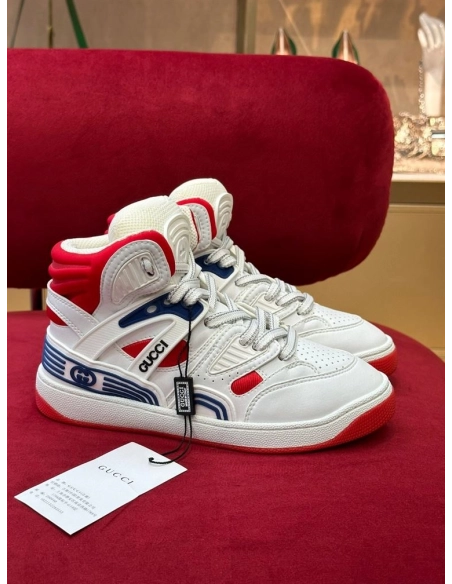 FashionStatement,GUCCI,IconicStyle,ItalianCraftsmanship,LuxuryFootwear,SNEAKER