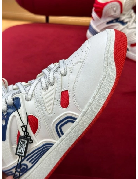 FashionStatement,GUCCI,IconicStyle,ItalianCraftsmanship,LuxuryFootwear,SNEAKER