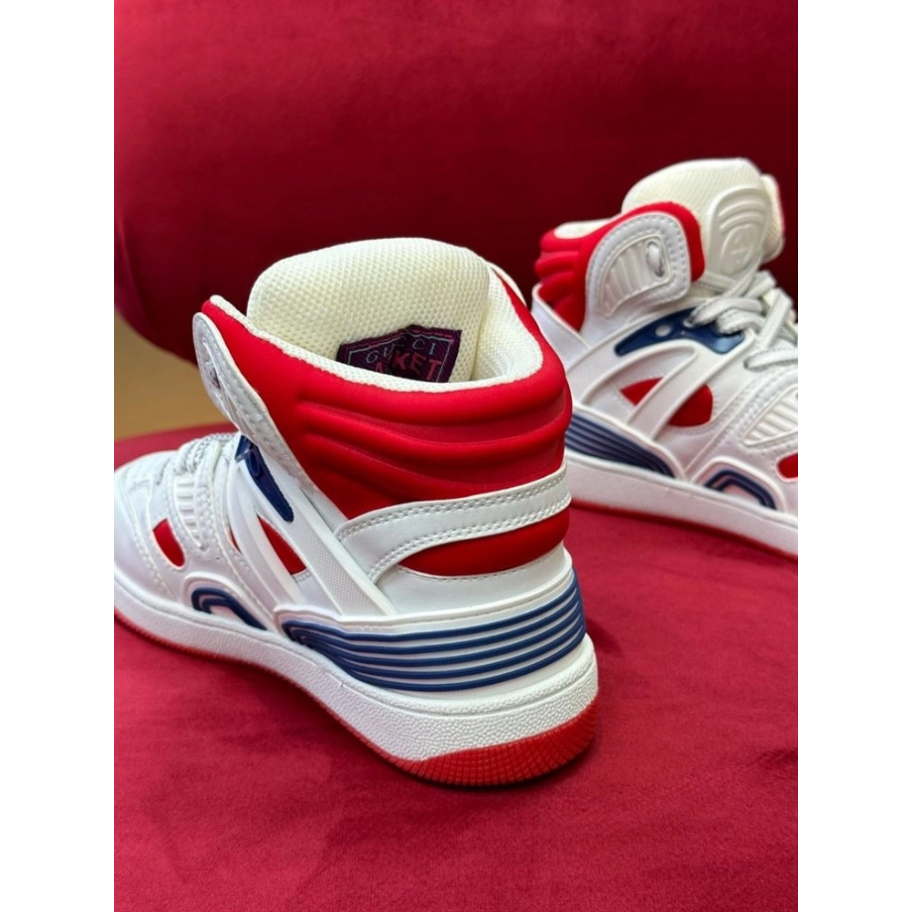 FashionStatement,GUCCI,IconicStyle,ItalianCraftsmanship,LuxuryFootwear,SNEAKER