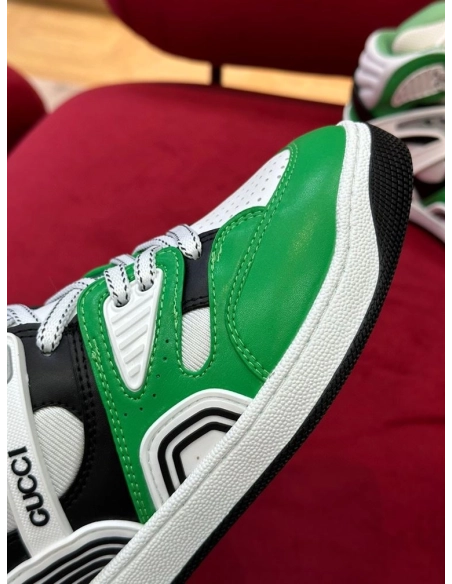 FashionStatement,GUCCI,IconicStyle,ItalianCraftsmanship,LuxuryFootwear,SNEAKER