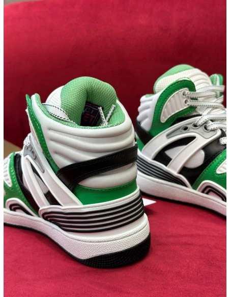 FashionStatement,GUCCI,IconicStyle,ItalianCraftsmanship,LuxuryFootwear,SNEAKER