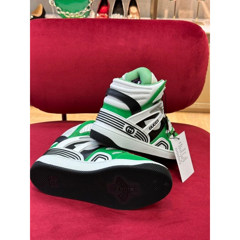 FashionStatement,GUCCI,IconicStyle,ItalianCraftsmanship,LuxuryFootwear,SNEAKER