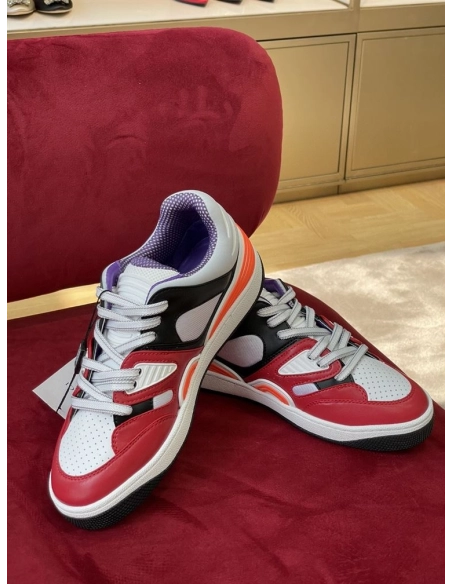 FashionStatement,GUCCI,LuxuryFootwear,SNEAKER