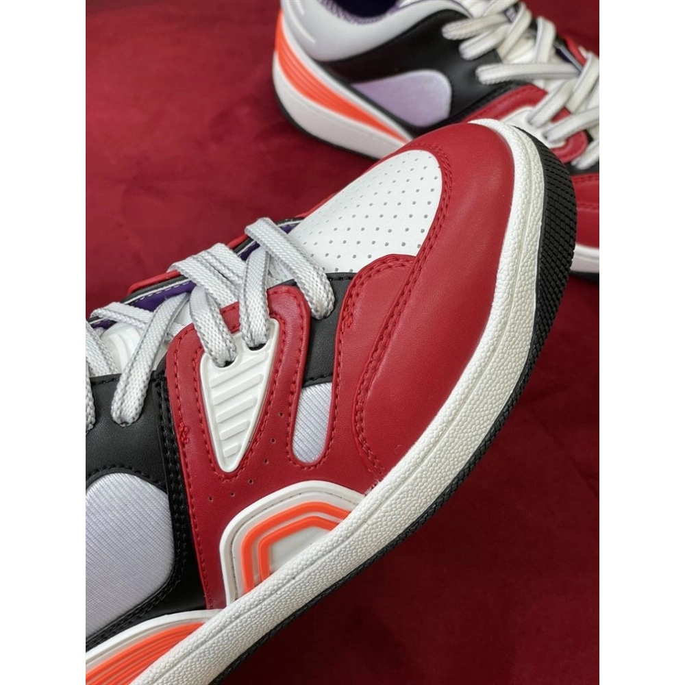 FashionStatement,GUCCI,LuxuryFootwear,SNEAKER