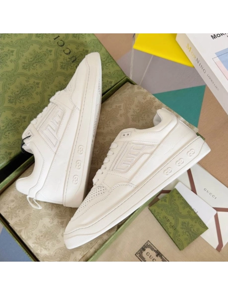 FashionStatement,GUCCI,IconicStyle,ItalianCraftsmanship,LuxuryFootwear,SNEAKER