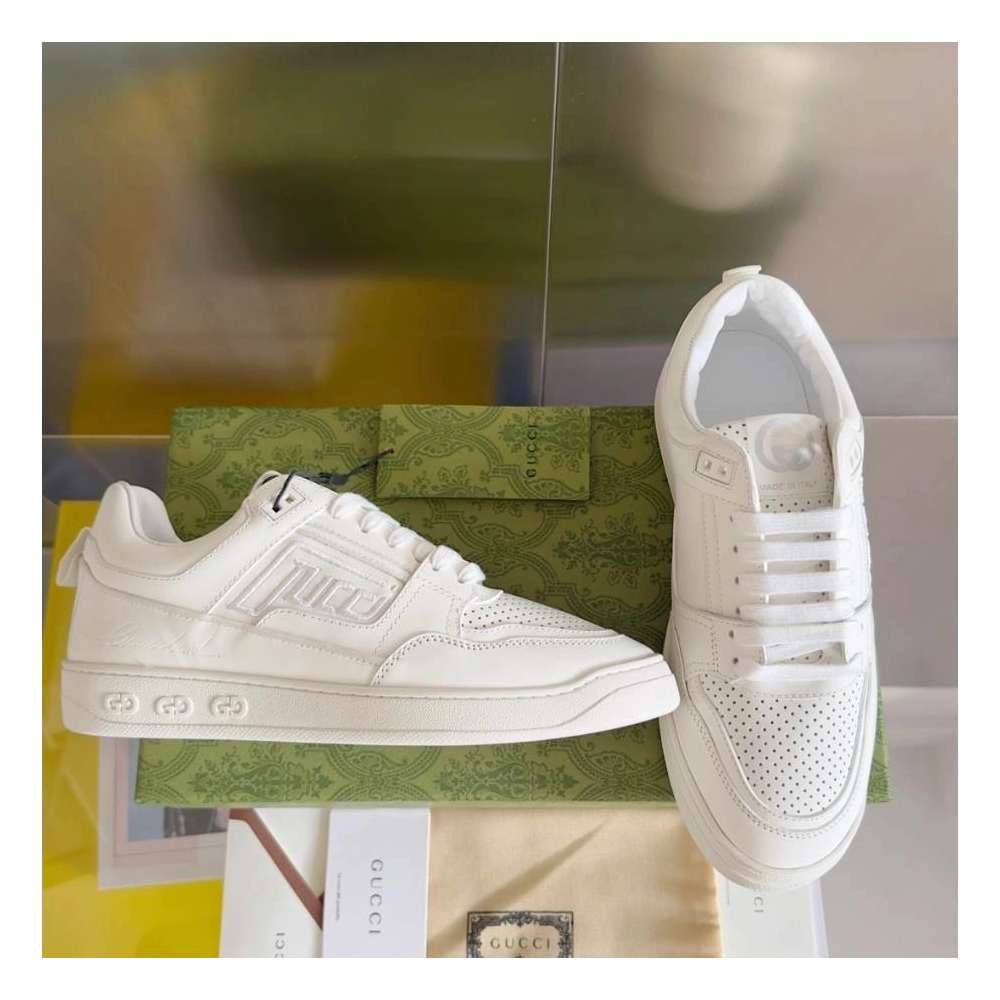 FashionStatement,GUCCI,IconicStyle,ItalianCraftsmanship,LuxuryFootwear,SNEAKER