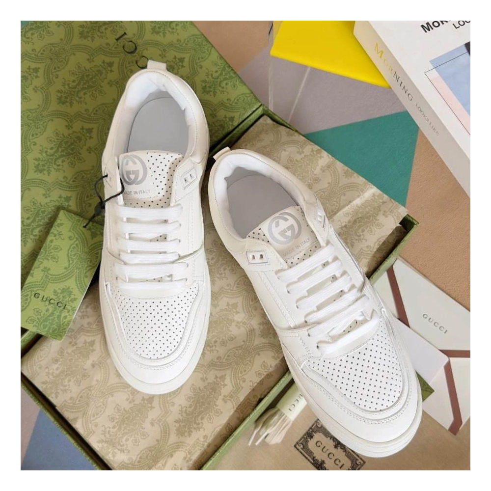 FashionStatement,GUCCI,IconicStyle,ItalianCraftsmanship,LuxuryFootwear,SNEAKER