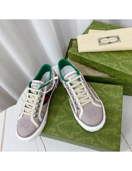 FashionStatement,GUCCI,IconicStyle,ItalianCraftsmanship,LuxuryFootwear,SNEAKER
