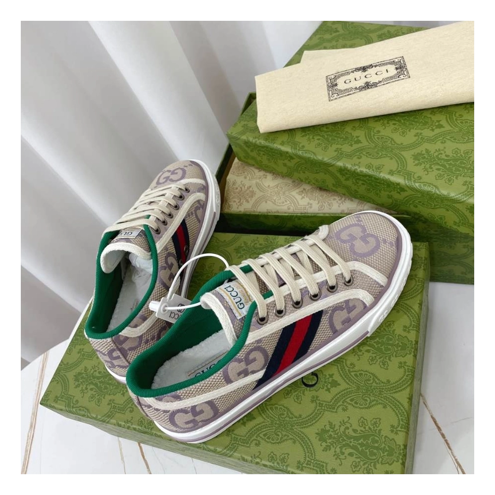 FashionStatement,GUCCI,IconicStyle,ItalianCraftsmanship,LuxuryFootwear,SNEAKER