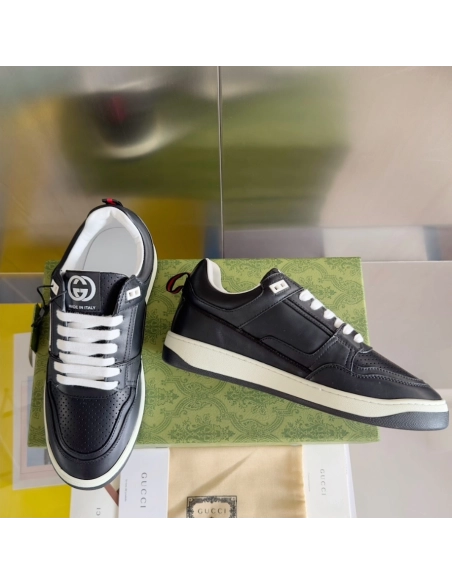 FashionStatement,GUCCI,IconicStyle,ItalianCraftsmanship,LuxuryFootwear,SNEAKER