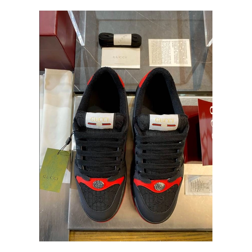 FashionStatement,GUCCI,IconicStyle,ItalianCraftsmanship,LuxuryFootwear,SNEAKER