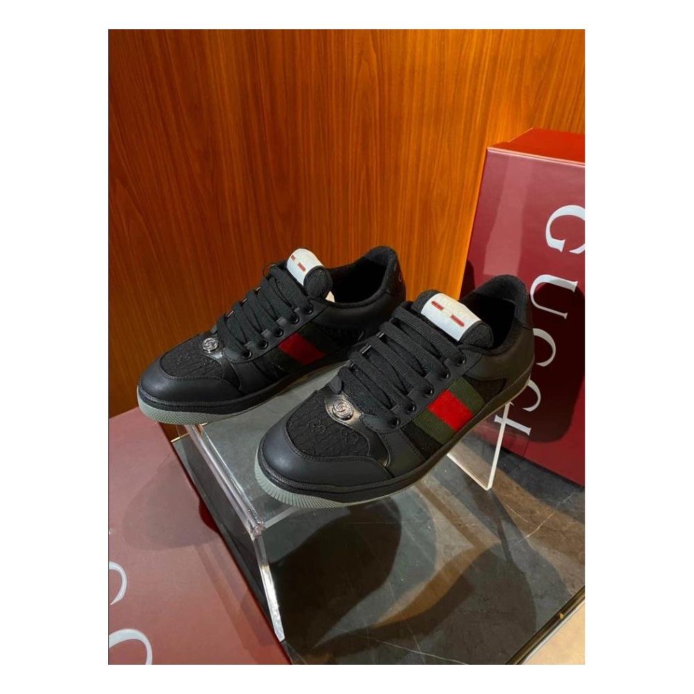 FashionStatement,GUCCI,IconicStyle,ItalianCraftsmanship,LuxuryFootwear,SNEAKER