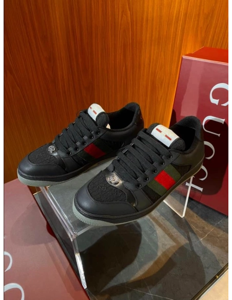 FashionStatement,GUCCI,IconicStyle,ItalianCraftsmanship,LuxuryFootwear,SNEAKER