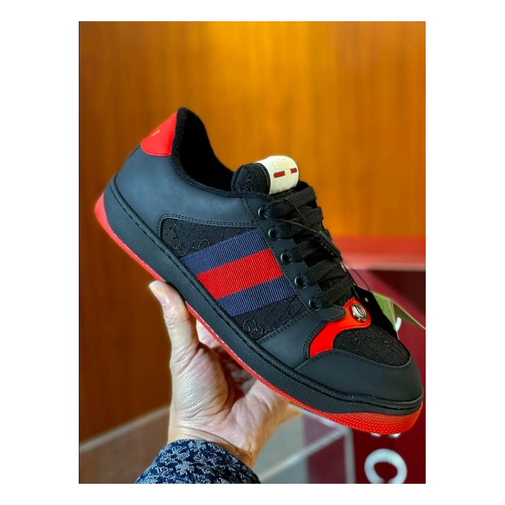 FashionStatement,GUCCI,IconicStyle,ItalianCraftsmanship,LuxuryFootwear,SNEAKER