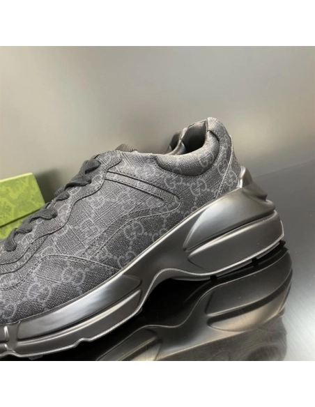 FashionStatement,GUCCI,IconicStyle,ItalianCraftsmanship,LuxuryFootwear,SNEAKER