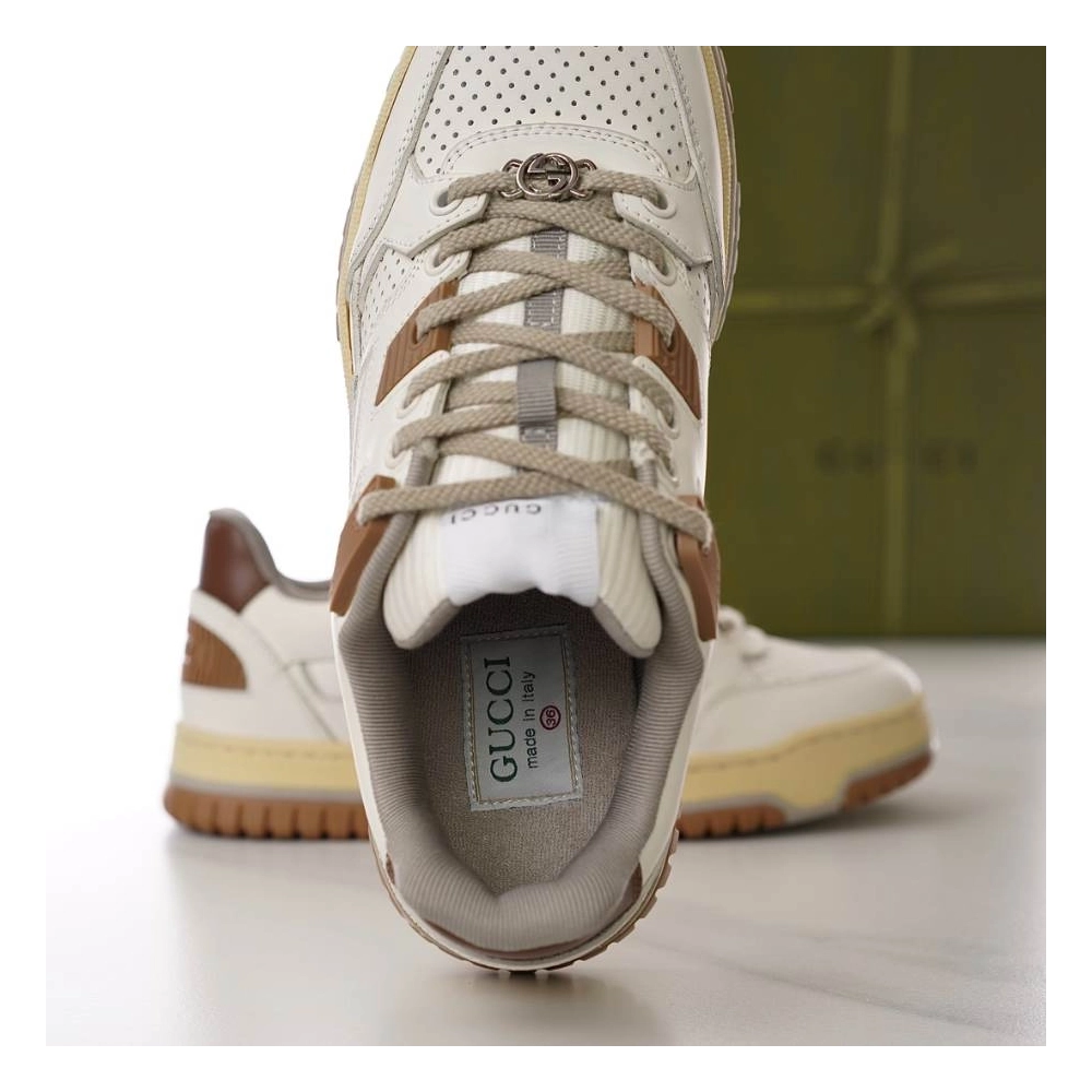 FashionStatement,GUCCI,IconicStyle,ItalianCraftsmanship,LuxuryFootwear,SNEAKER