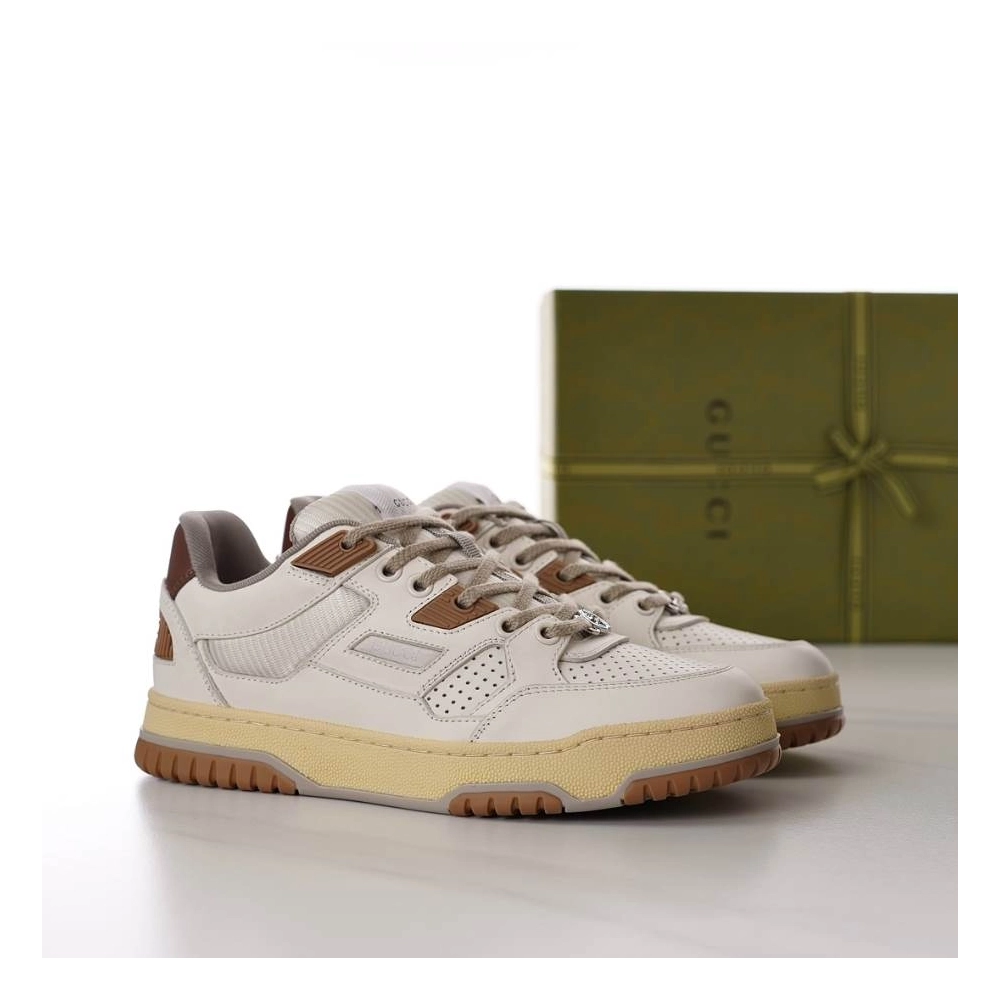 FashionStatement,GUCCI,IconicStyle,ItalianCraftsmanship,LuxuryFootwear,SNEAKER