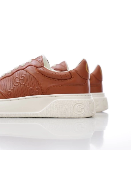 FashionStatement,GUCCI,IconicStyle,ItalianCraftsmanship,LuxuryFootwear,SNEAKER