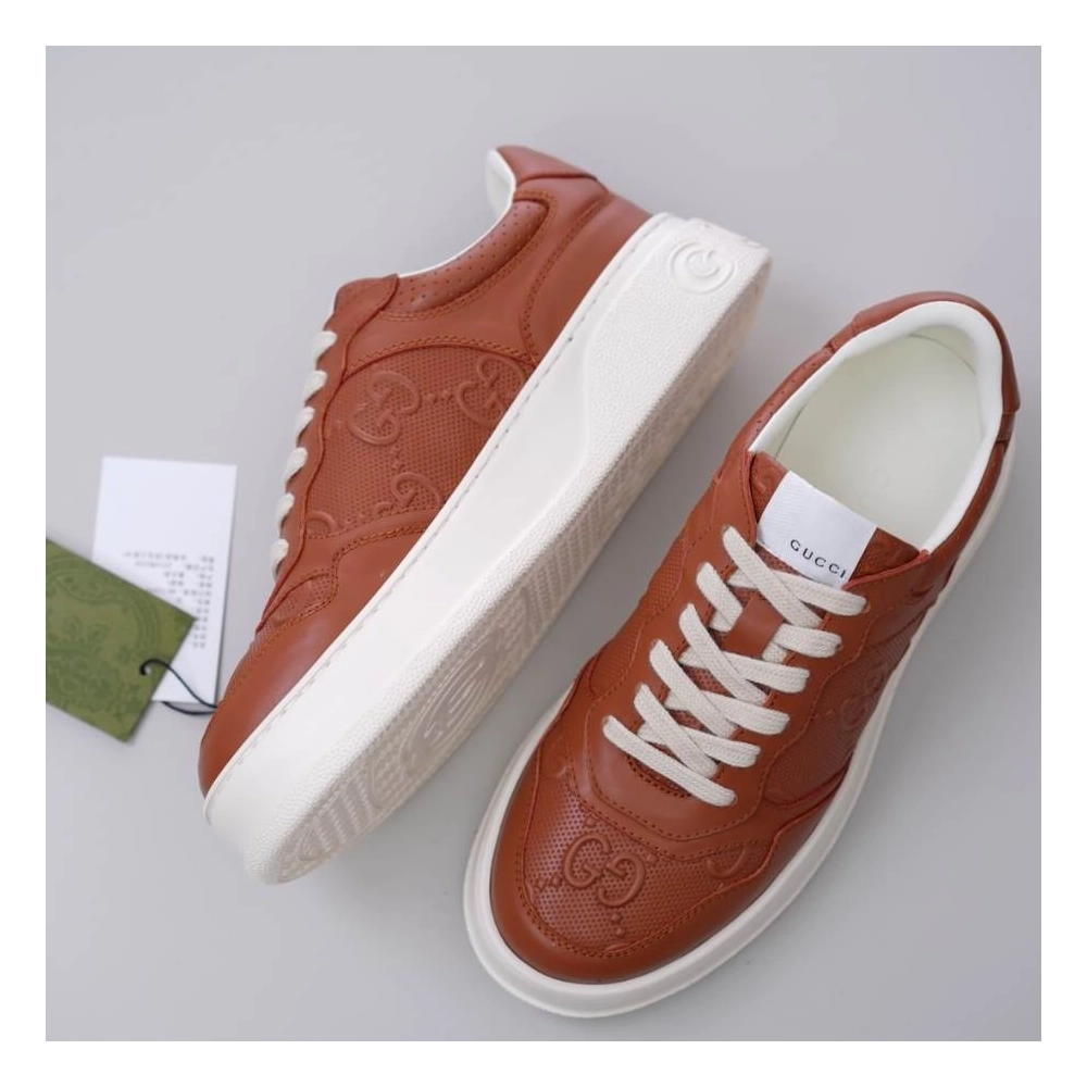 FashionStatement,GUCCI,IconicStyle,ItalianCraftsmanship,LuxuryFootwear,SNEAKER