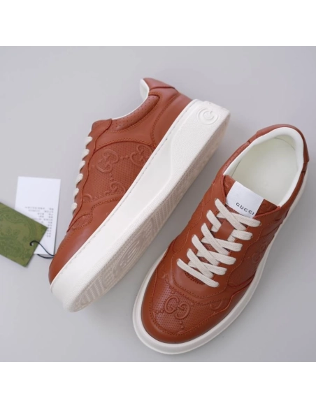 FashionStatement,GUCCI,IconicStyle,ItalianCraftsmanship,LuxuryFootwear,SNEAKER