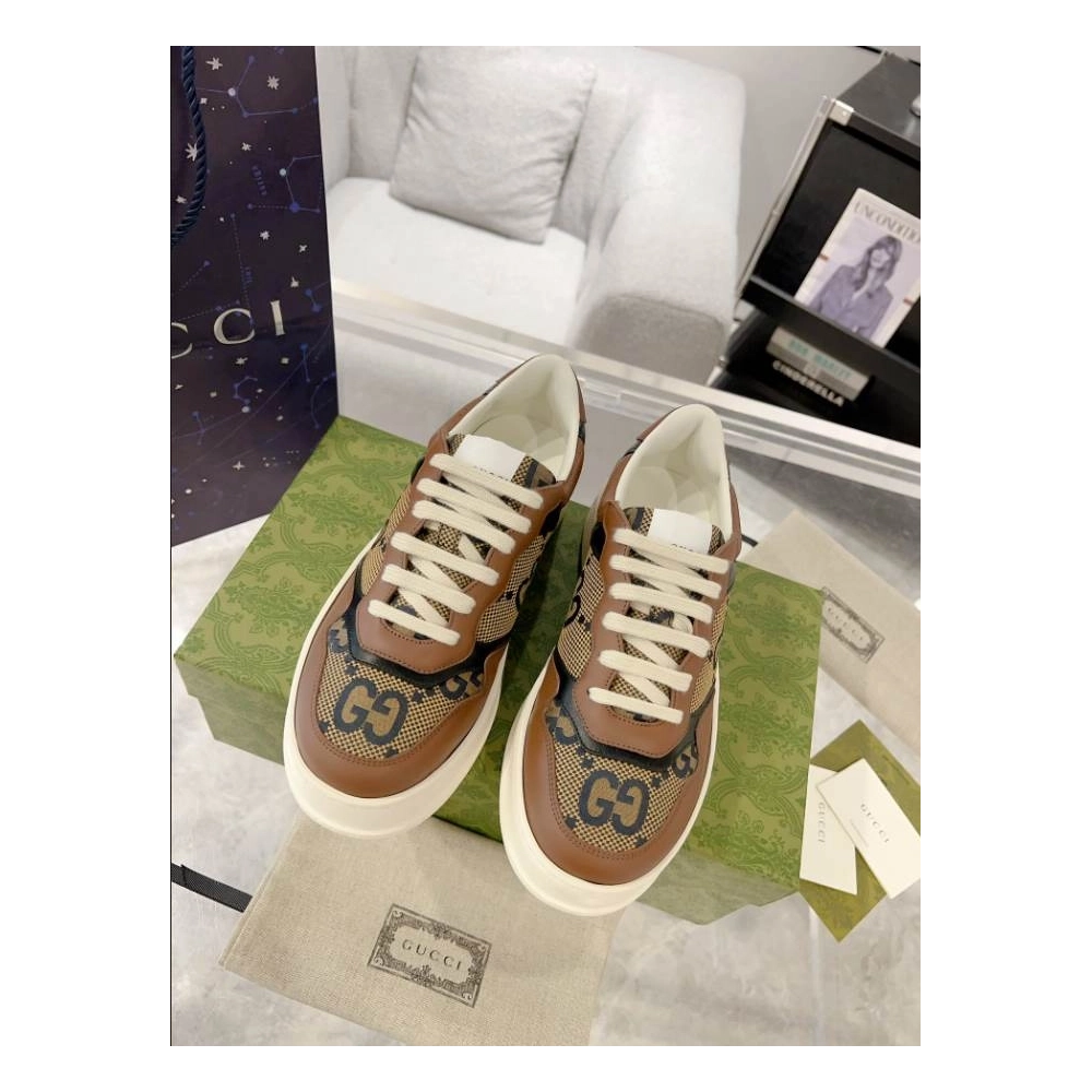 FashionStatement,GUCCI,IconicStyle,ItalianCraftsmanship,LuxuryFootwear,SNEAKER
