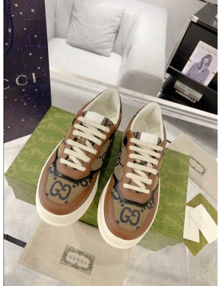 FashionStatement,GUCCI,IconicStyle,ItalianCraftsmanship,LuxuryFootwear,SNEAKER