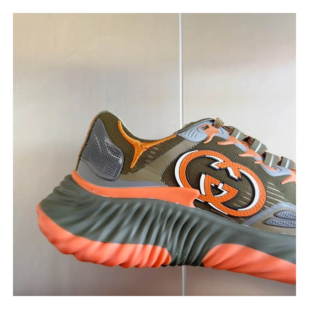 FashionStatement,GUCCI,IconicStyle,ItalianCraftsmanship,LuxuryFootwear,SNEAKER