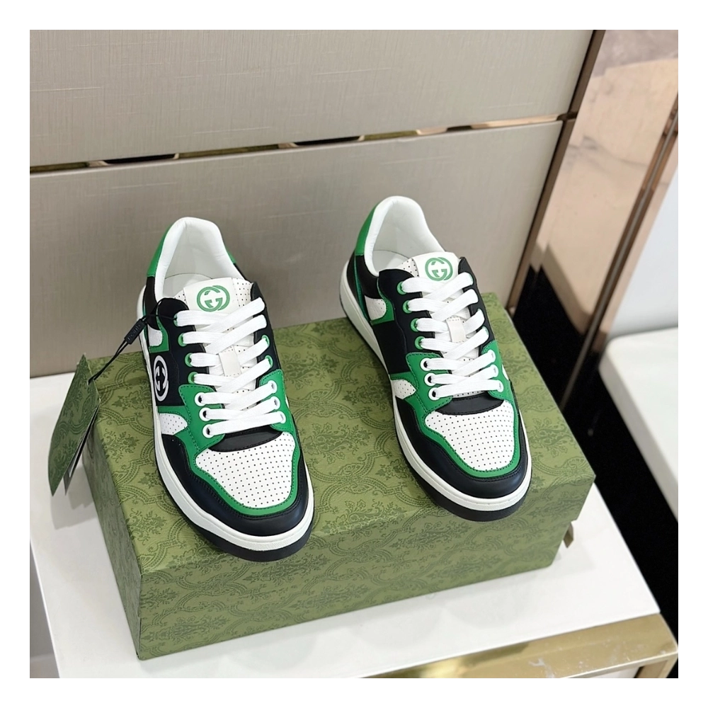 FashionStatement,GUCCI,IconicStyle,ItalianCraftsmanship,LuxuryFootwear,SNEAKER