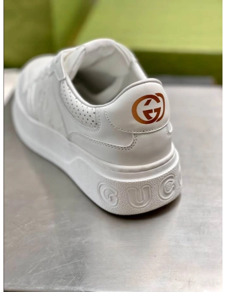 FashionStatement,GUCCI,IconicStyle,ItalianCraftsmanship,LuxuryFootwear,SNEAKER