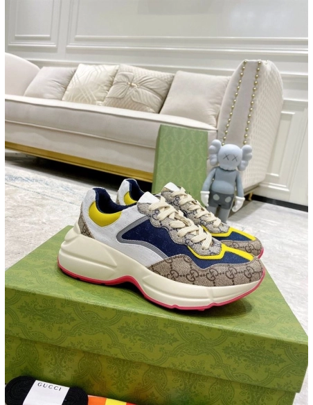 FashionStatement,GUCCI,IconicStyle,ItalianCraftsmanship,LuxuryFootwear,SNEAKER